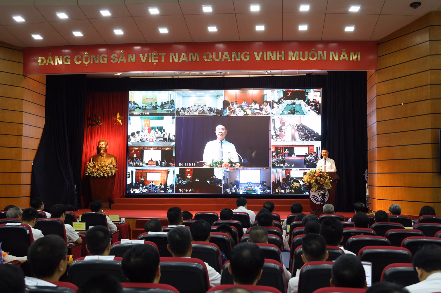 Quang cảnh hội nghị.