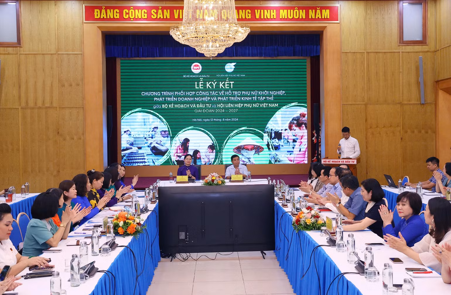 Quang cảnh Lễ ký kết.