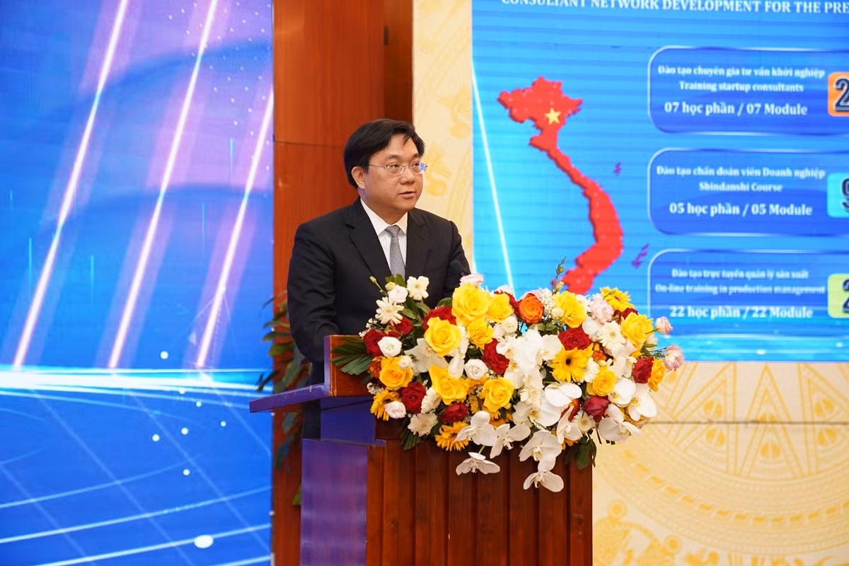 Thứ trưởng Kế hoạch và Đầu tư Trần Duy Đông phát biểu tại Lễ Tổng kết dự án. Thứ trưởng Kế hoạch và Đầu tư Trần Duy Đông phát biểu tại Lễ Tổng kết dự án.