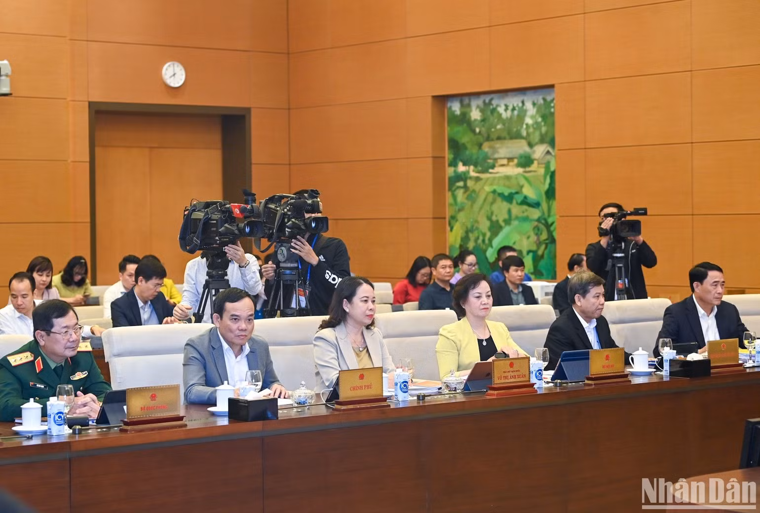 Các đại biểu dự phiên họp. (Ảnh: DUY LINH) Các đại biểu dự phiên họp. (Ảnh: DUY LINH)