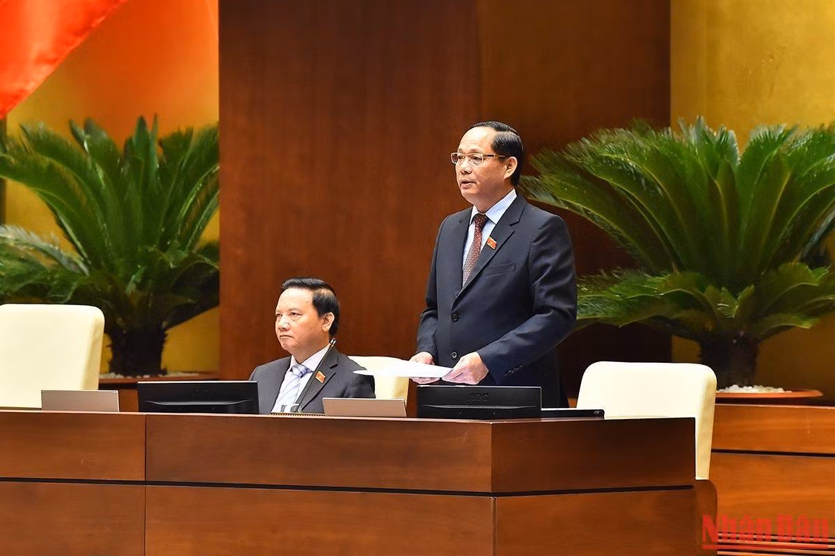 Phó Chủ tịch Quốc hội Trần Quang Phương phát biểu kết thúc nội dung chất vấn nhóm vấn đề thuộc lĩnh vực xây dựng. (Ảnh: THỦY NGUYÊN)