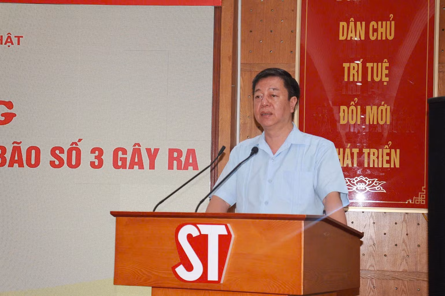 PGS, TS Vũ Trọng Lâm, Giám đốc - Tổng Biên tập Nhà xuất bản Chính trị quốc gia Sự thật phát biểu tại Lễ phát động.