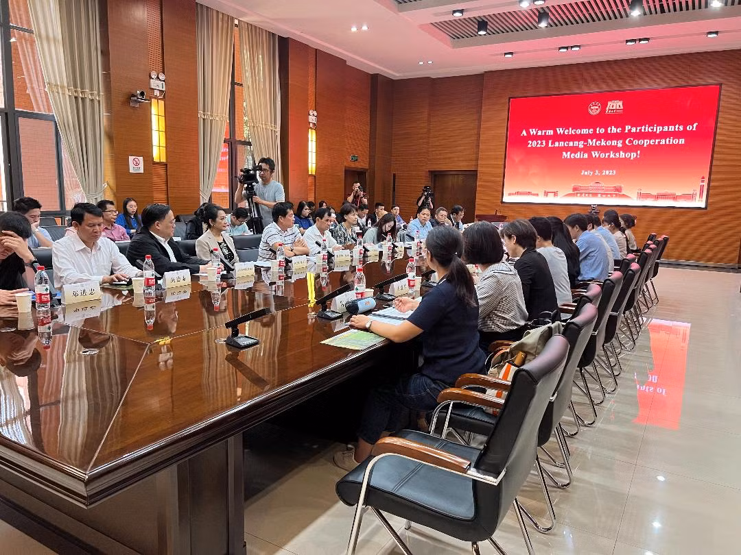 Hội thảo tại Đại học Vân Nam (YNU). Hội thảo tại Đại học Vân Nam (YNU).