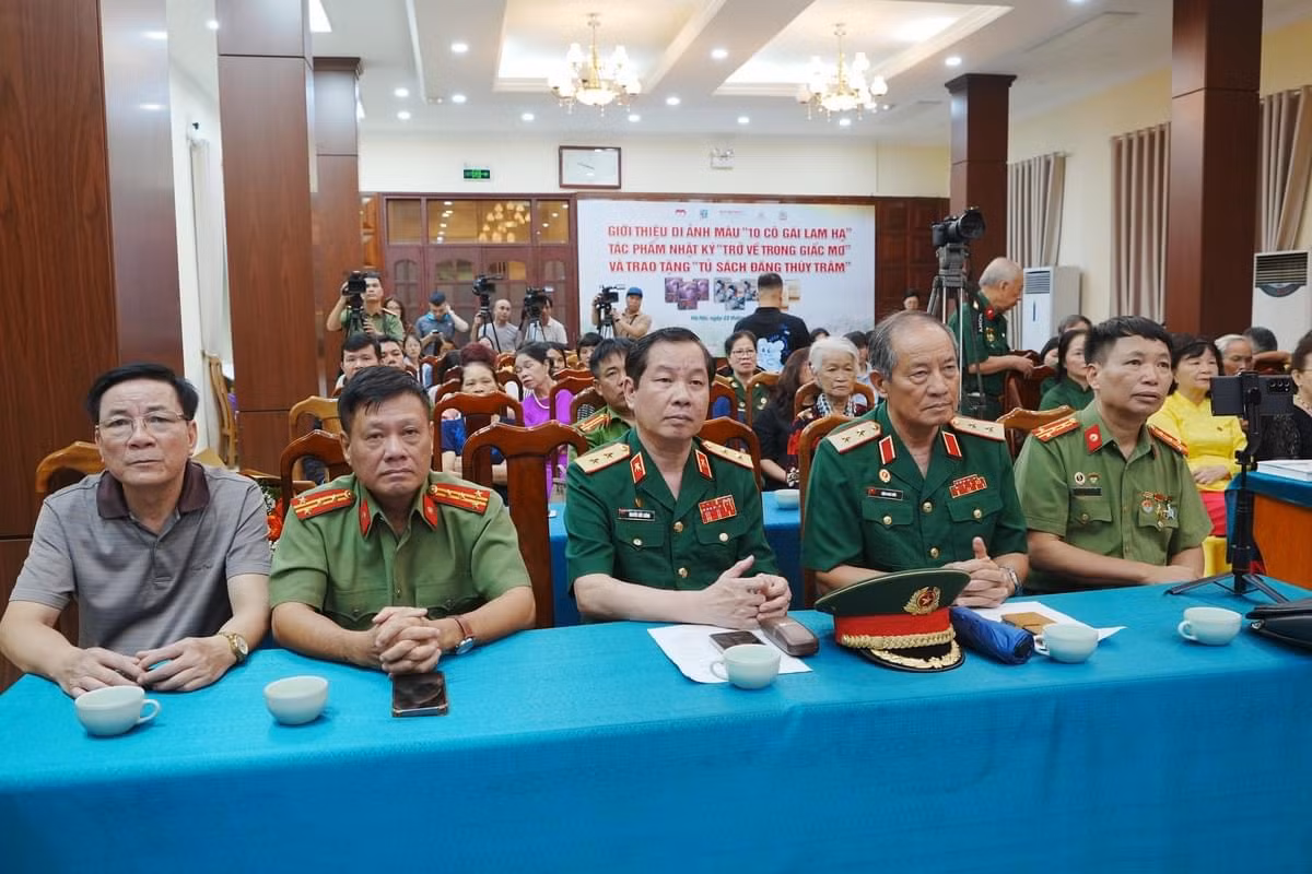 Các đại biểu tham dự sự kiện. Các đại biểu tham dự sự kiện.
