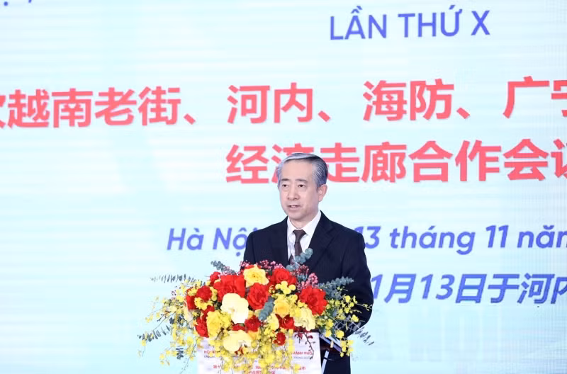 Đại sứ Đặc mệnh toàn quyền Cộng hòa nhân dân Trung Hoa tại Việt Nam Hùng Ba.