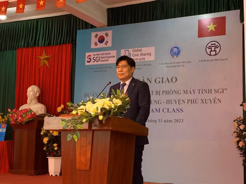 "Trong tương lai, SGI sẽ tiếp tục tiến hành các hoạt động cống hiến xã hội đa dạng hơn để giúp đỡ cho các hoàn cảnh, các khu vực còn khó khăn, thiếu thốn” - đại diện SGI khẳng định. "Trong tương lai, SGI sẽ tiếp tục tiến hành các hoạt động cống hiến xã hội đa dạng hơn để giúp đỡ cho các hoàn cảnh, các khu vực còn khó khăn, thiếu thốn” - đại diện SGI khẳng định.