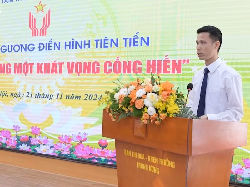 Lãnh đạo Trung tâm Thông tin-Truyền thông phát biểu tại chương trình.