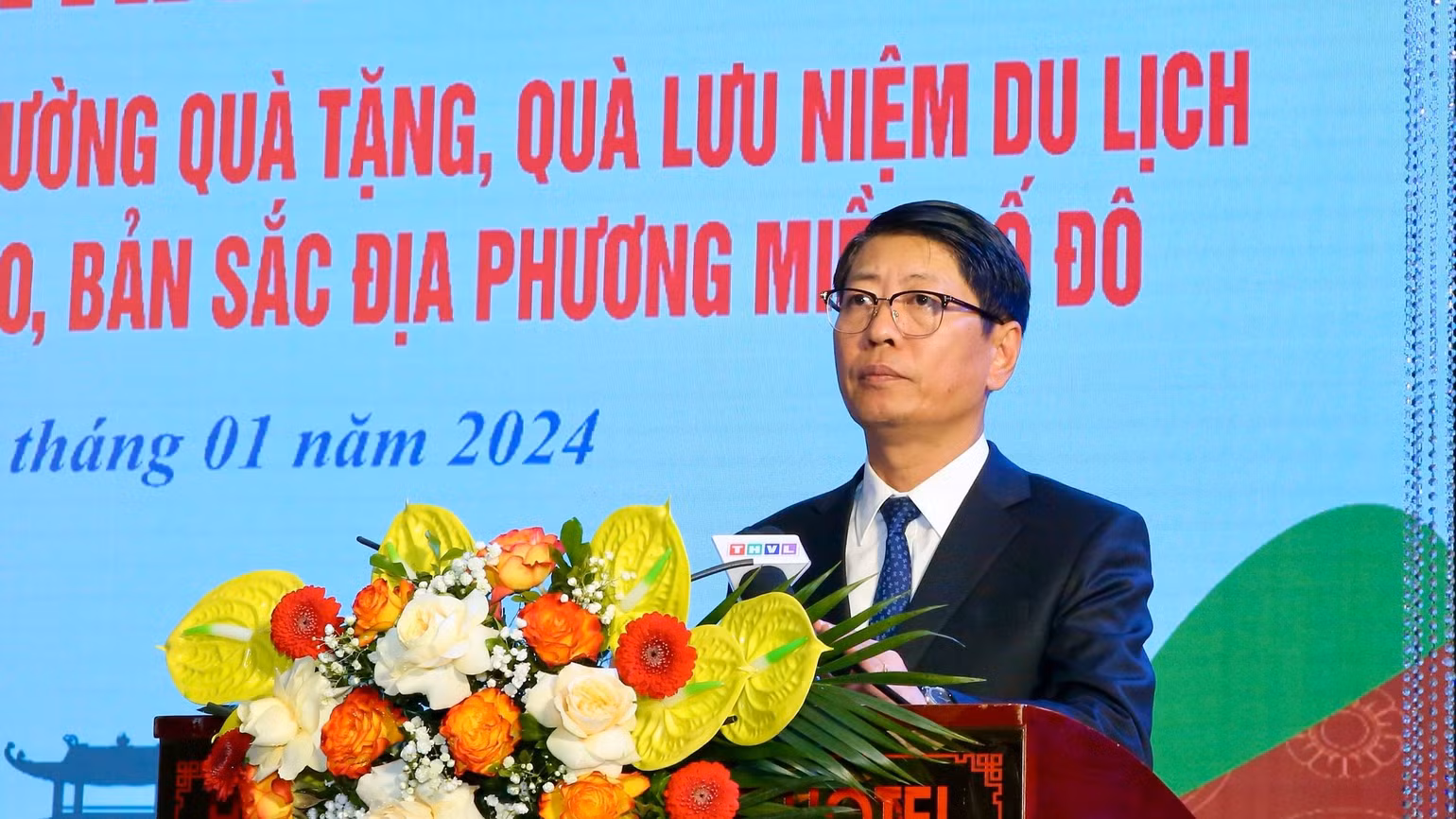 Đồng chí Trần Song Tùng, Phó Chủ tịch Ủy ban nhân dân tỉnh Ninh Bình phát biểu khai mạc hội thảo. Đồng chí Trần Song Tùng, Phó Chủ tịch Ủy ban nhân dân tỉnh Ninh Bình phát biểu khai mạc hội thảo.