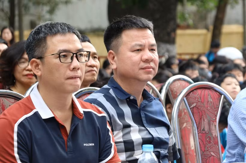 Nhà báo Triệu Ngọc Lâm (phải) và TS Phan Văn Kiền (trái) tham dự chuyên đề.