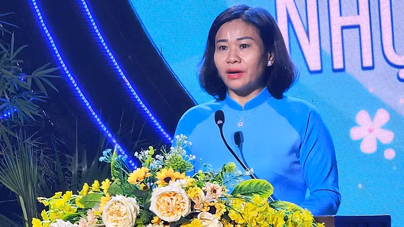 Lãnh đạo Trung ương Hội Liên hiệp Phụ nữ Việt Nam phát động hành động chống ô nhiễm nhựa.