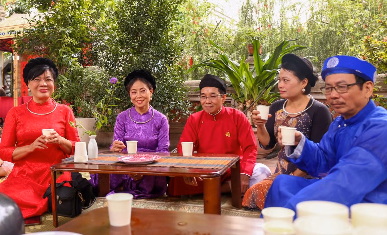 Trải nghiệm thưởng trà Shan Tuyết thượng hạng. (Ảnh: Uyển Nhi)