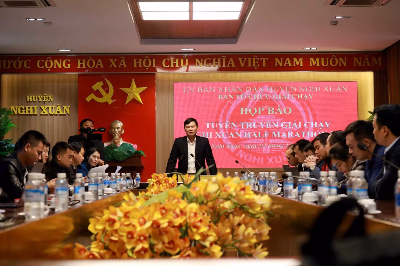 Lãnh đạo huyện Nghi Xuân thông tin về quy mô, thể lệ giải chạy marathon mang tên "Nghi Xuân bát cảnh".