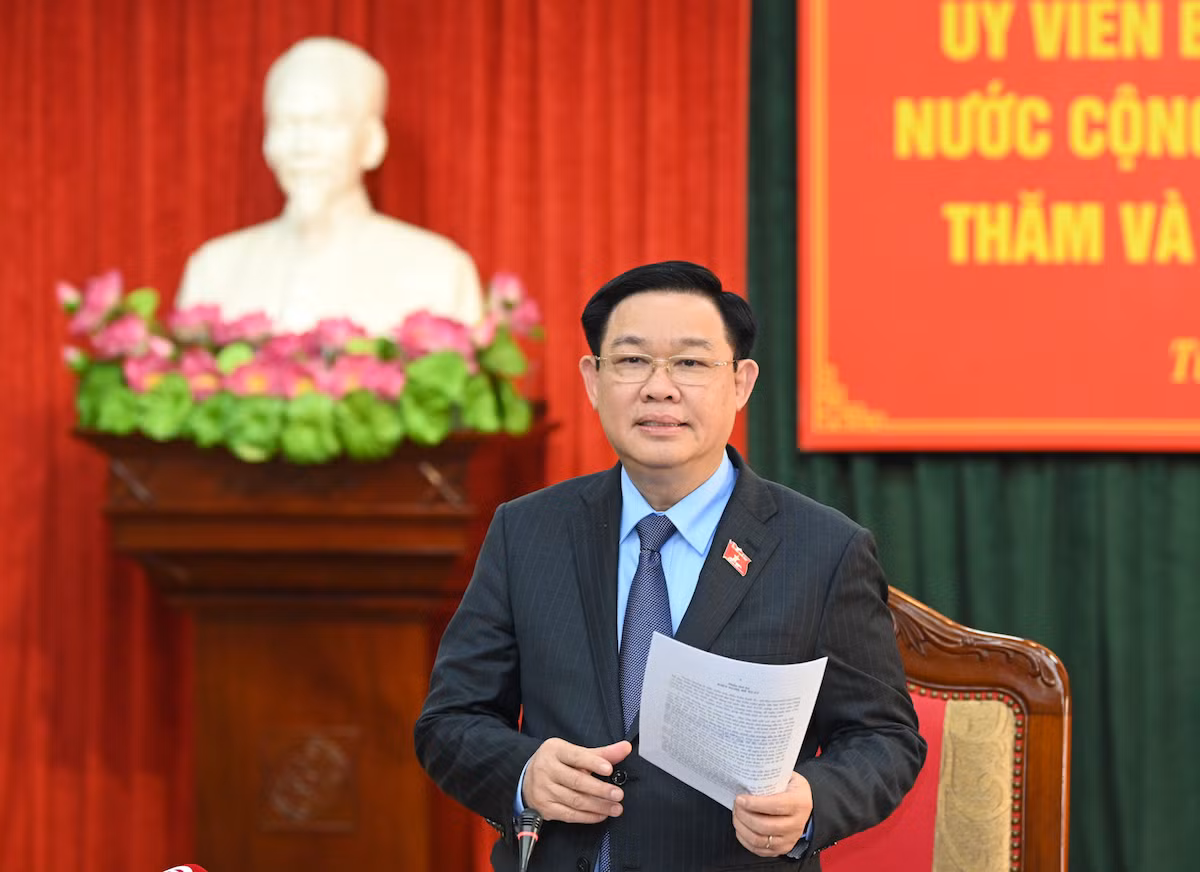 Chủ tịch Quốc hội Vương Đình Huệ phát biểu kết luận buổi làm việc với tỉnh Tuyên Quang.