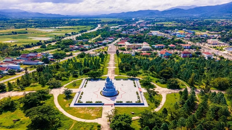 Nhiều huyện miền núi của Bình Định có đủ lợi thế để phát triển du lịch cộng đồng. Nhiều huyện miền núi của Bình Định có đủ lợi thế để phát triển du lịch cộng đồng.