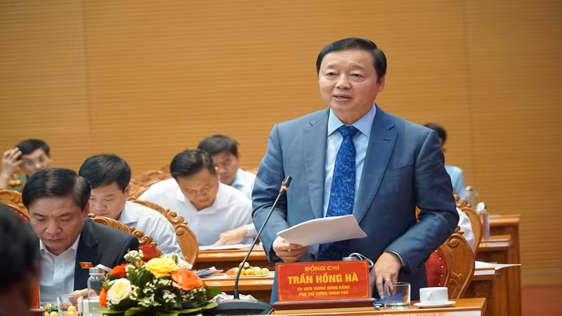 Phó Thủ tướng Chính phủ Trần Hồng Hà phát biểu tại buổi làm việc. Phó Thủ tướng Chính phủ Trần Hồng Hà phát biểu tại buổi làm việc.