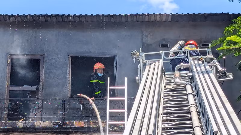 Rất may đám cháy không gây thiệt hại về người. Rất may đám cháy không gây thiệt hại về người.