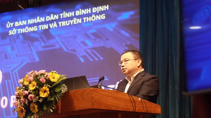 Ông Lê Nam Trung, Phó Cục trưởng Công nghiệp, Công nghệ, Thông tin và Truyền thông phát biểu tại hội thảo. Ông Lê Nam Trung, Phó Cục trưởng Công nghiệp, Công nghệ, Thông tin và Truyền thông phát biểu tại hội thảo.