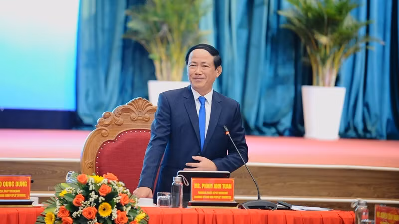 Đồng chí Phạm Anh Tuấn, Chủ tịch Ủy ban nhân dân tỉnh Bình Định mong muốn các doanh nghiệp Ấn Độ tiếp tục đầu tư hơn nữa vào Bình Định. Đồng chí Phạm Anh Tuấn, Chủ tịch Ủy ban nhân dân tỉnh Bình Định mong muốn các doanh nghiệp Ấn Độ tiếp tục đầu tư hơn nữa vào Bình Định.