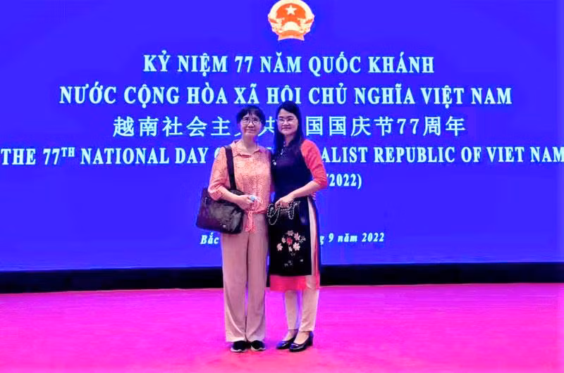 Nhà báo Vương Phong tại hoạt động kỷ niệm Quốc khánh Việt Nam. (Ảnh do nhân vật cung cấp)