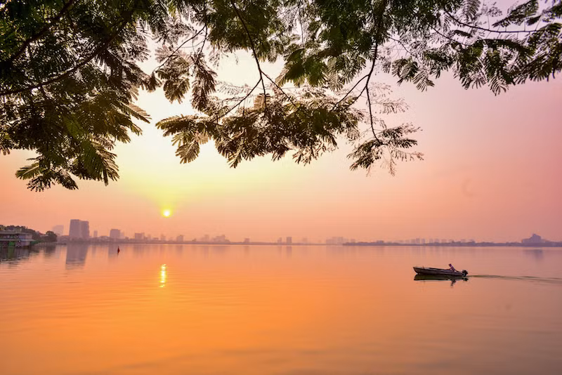 Hồ Tây thơ mộng sẽ là bối cảnh diễn ra Chương trình Hòa nhạc ánh sáng-Chào năm mới 2025. (Ảnh: Duy Linh) Hồ Tây thơ mộng sẽ là bối cảnh diễn ra Chương trình Hòa nhạc ánh sáng-Chào năm mới 2025. (Ảnh: Duy Linh)