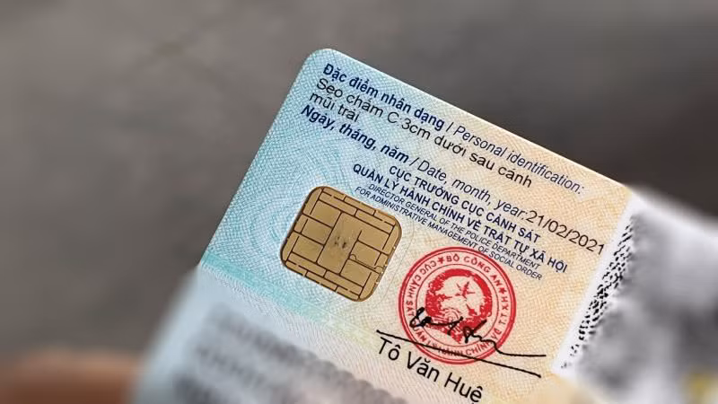 Gần 12.600 cơ sở y tế triển khai khám, chữa bệnh bảo hiểm y tế bằng căn cước công dân gắn chíp. (Ảnh: nhandan.vn) Gần 12.600 cơ sở y tế triển khai khám, chữa bệnh bảo hiểm y tế bằng căn cước công dân gắn chíp. (Ảnh: nhandan.vn)