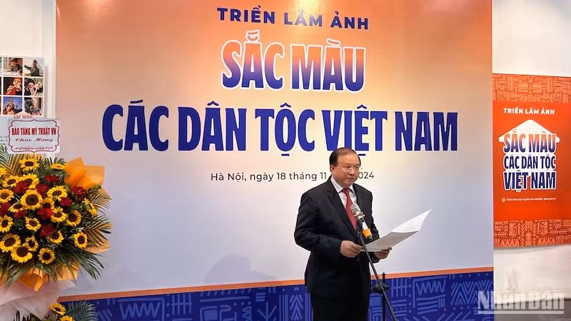 Thứ trưởng Tạ Quang Đông phát biểu chào mừng.