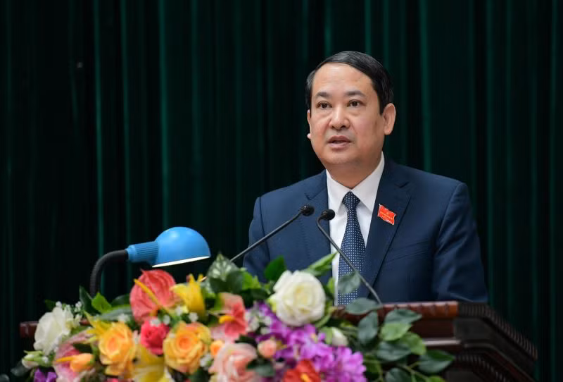 Đồng chí Mai Văn Tuất, Phó Bí thư Thường trực Tỉnh ủy, Chủ tịch Hội đồng nhân dân tỉnh Ninh Bình phát biểu tại phiên khai mạc (Ảnh: Trường Giang)