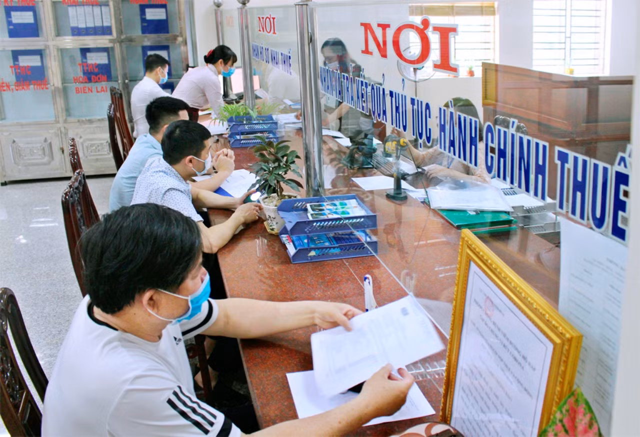 Người nộp thuế được các đơn vị ngành thuế hướng dẫn tận tình.