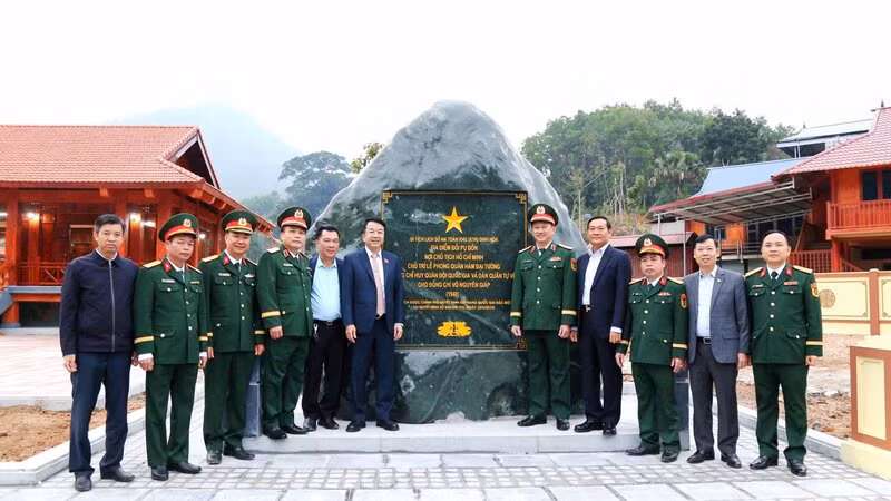 Đồi Pụ Đồn, người dân địa phương gọi là đồi “Phong Tướng” là địa chỉ đỏ giáo dục truyền thống cách mạng.