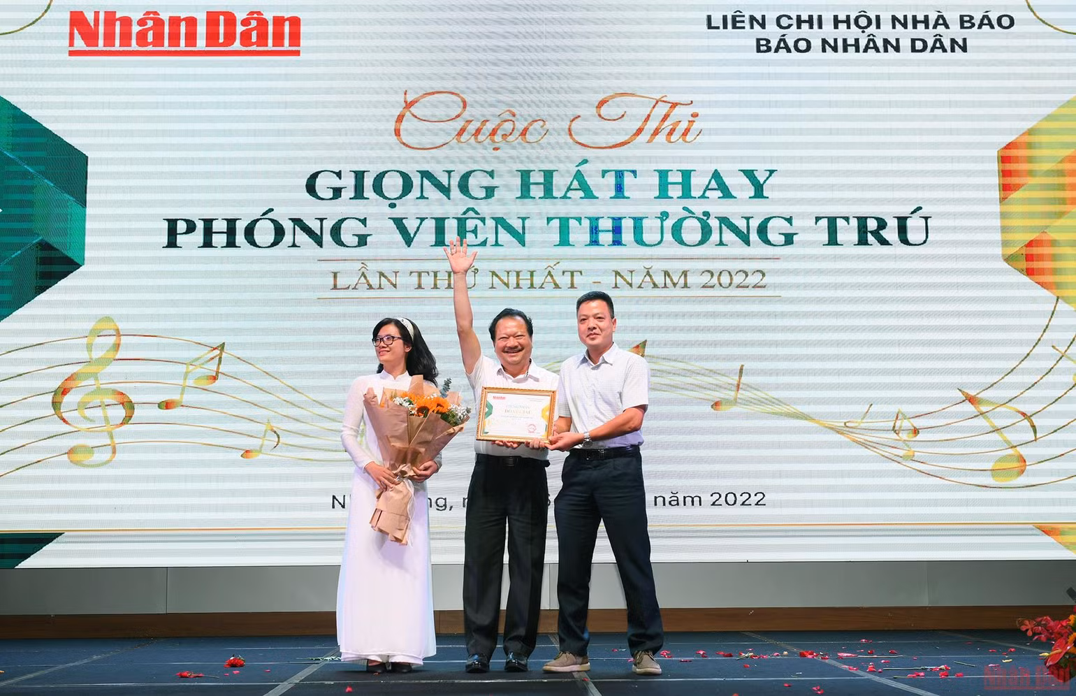 Cuộc thi Giọng hát hay phóng viên thường trú Báo Nhân Dân lần thứ Nhất. -0