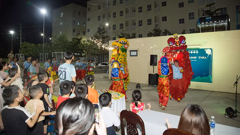Tiết mục múa lân Tiết mục múa lân