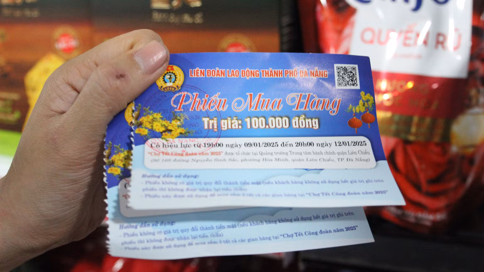 Người lao động được tặng phiếu mua hàng Người lao động được tặng phiếu mua hàng