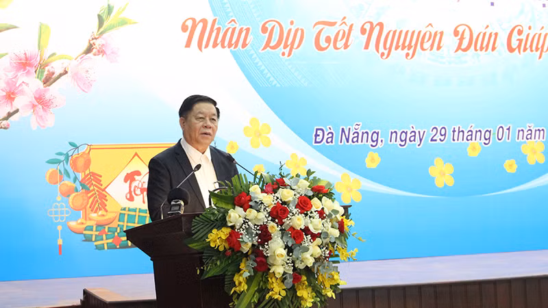 Đồng chí Nguyễn Trọng Nghĩa chúc Tết nhân dân thành phố Đà Nẵng. Đồng chí Nguyễn Trọng Nghĩa chúc Tết nhân dân thành phố Đà Nẵng.