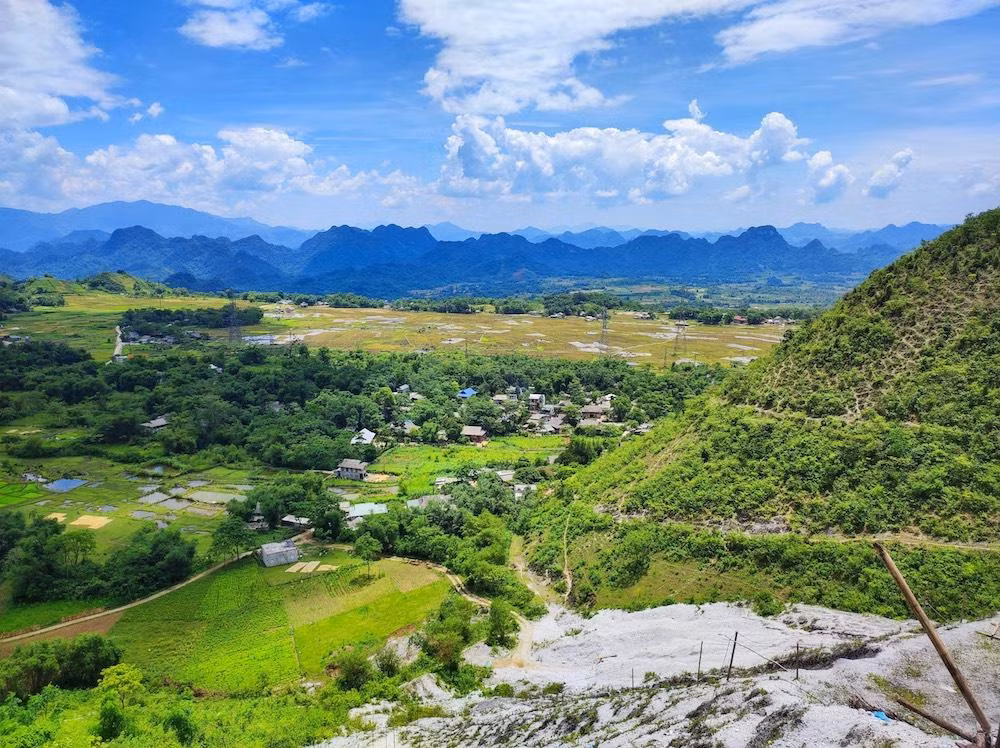 Mai Châu - điểm đến mới của các bạn trẻ yêu thích du lịch kiểu "phượt". Mai Châu - điểm đến mới của các bạn trẻ yêu thích du lịch kiểu "phượt".