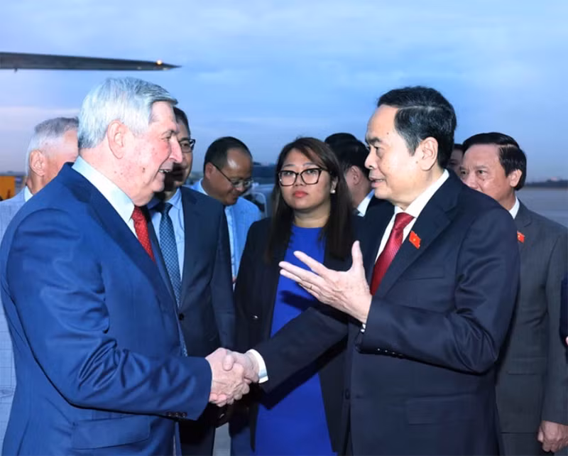 Lễ tiễn Chủ tịch Quốc hội Trần Thanh Mẫn tại sân bay Vnukovo, thủ đô Moskva, Liên bang Nga. (Ảnh: TTXVN)