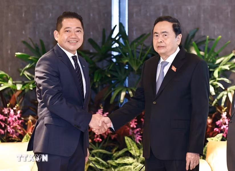 Chủ tịch Quốc hội Trần Thanh Mẫn tiếp ông Kevin Chng, Giám đốc Tài chính Tập đoàn Keppel. (Ảnh: TTXVN)