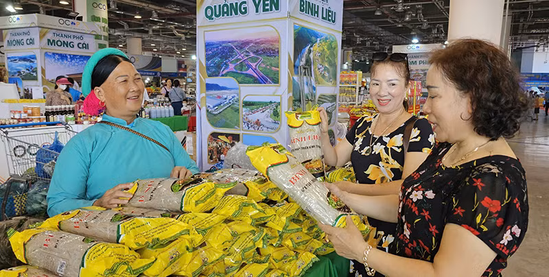 Người tiêu dùng có thể kiểm tra nguồn gốc, xuất xứ, chất lượng của sản phẩm qua quét mã vạch in trên bao bì. Người tiêu dùng có thể kiểm tra nguồn gốc, xuất xứ, chất lượng của sản phẩm qua quét mã vạch in trên bao bì.