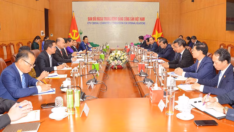 Quang cảnh buổi hội đàm. Quang cảnh buổi hội đàm.
