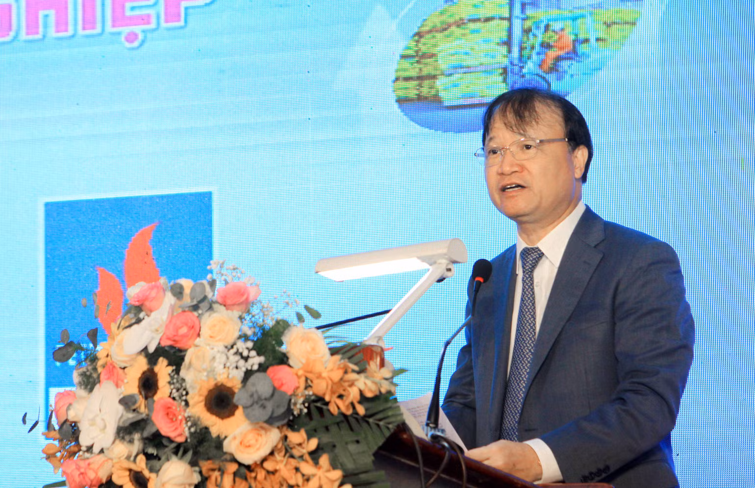 Thứ trưởng Công thương Đỗ Thắng Hải mong muốn sẽ tiếp nhận được nhiều ý kiến tâm huyết của các đại biểu. Thứ trưởng Công thương Đỗ Thắng Hải mong muốn sẽ tiếp nhận được nhiều ý kiến tâm huyết của các đại biểu.