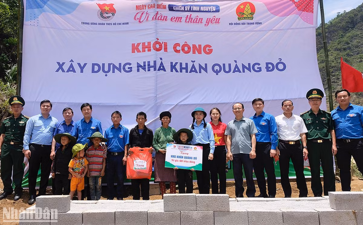 Lễ khởi công "Nhà khăn quàng đỏ" trong khuôn khổ Ngày cao điểm cấp Trung ương.