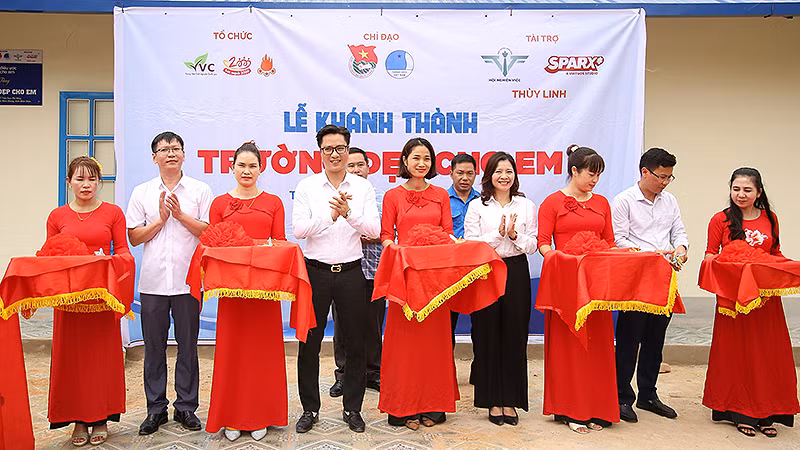 Toàn cảnh lễ khánh thành công trình "Trường đẹp cho em".