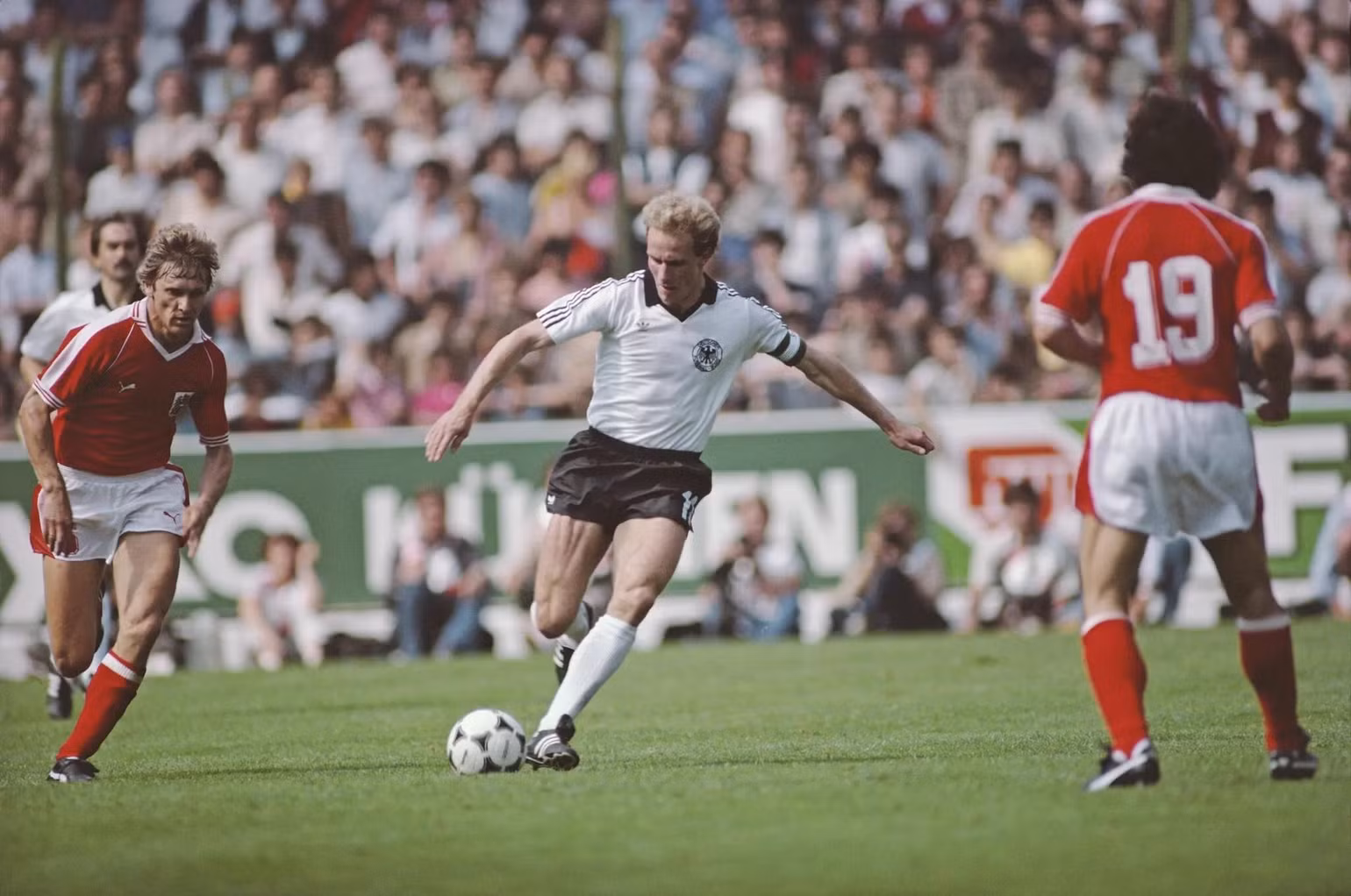 Đội tuyển Tây Đức và Áo tại World Cup 1982, tổ chức ở Tây Ban Nha. (Ảnh: Getty Images)