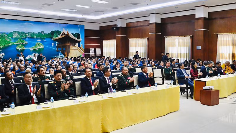 Các đại biểu tham dự buổi lễ. (Ảnh: Hải Tiến)