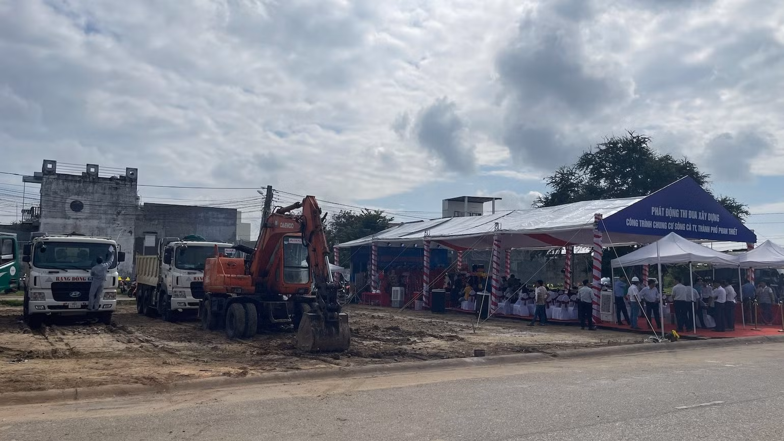 Quang cảnh lễ phát động.