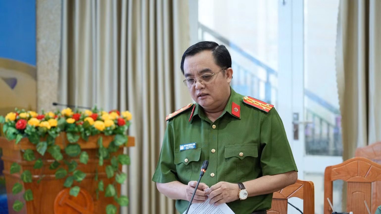Đại tá Huỳnh Ngọc Liêm, Phó Giám đốc, Thủ trưởng Cơ quan Cảnh sát điều tra Công an tỉnh phát biểu. Đại tá Huỳnh Ngọc Liêm, Phó Giám đốc, Thủ trưởng Cơ quan Cảnh sát điều tra Công an tỉnh phát biểu.