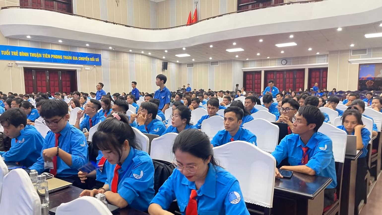 Hơn 200 thanh niên tiêu biểu tham dự