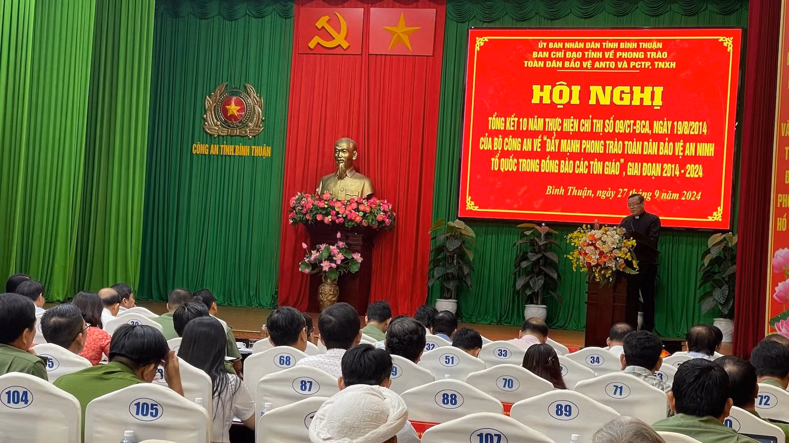 Quang cảnh hội nghị.