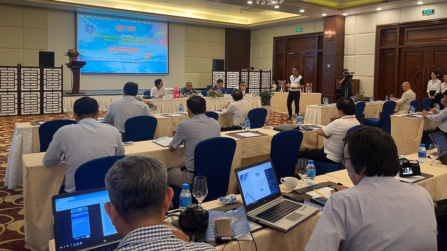 Quang cảnh họp báo Quang cảnh họp báo