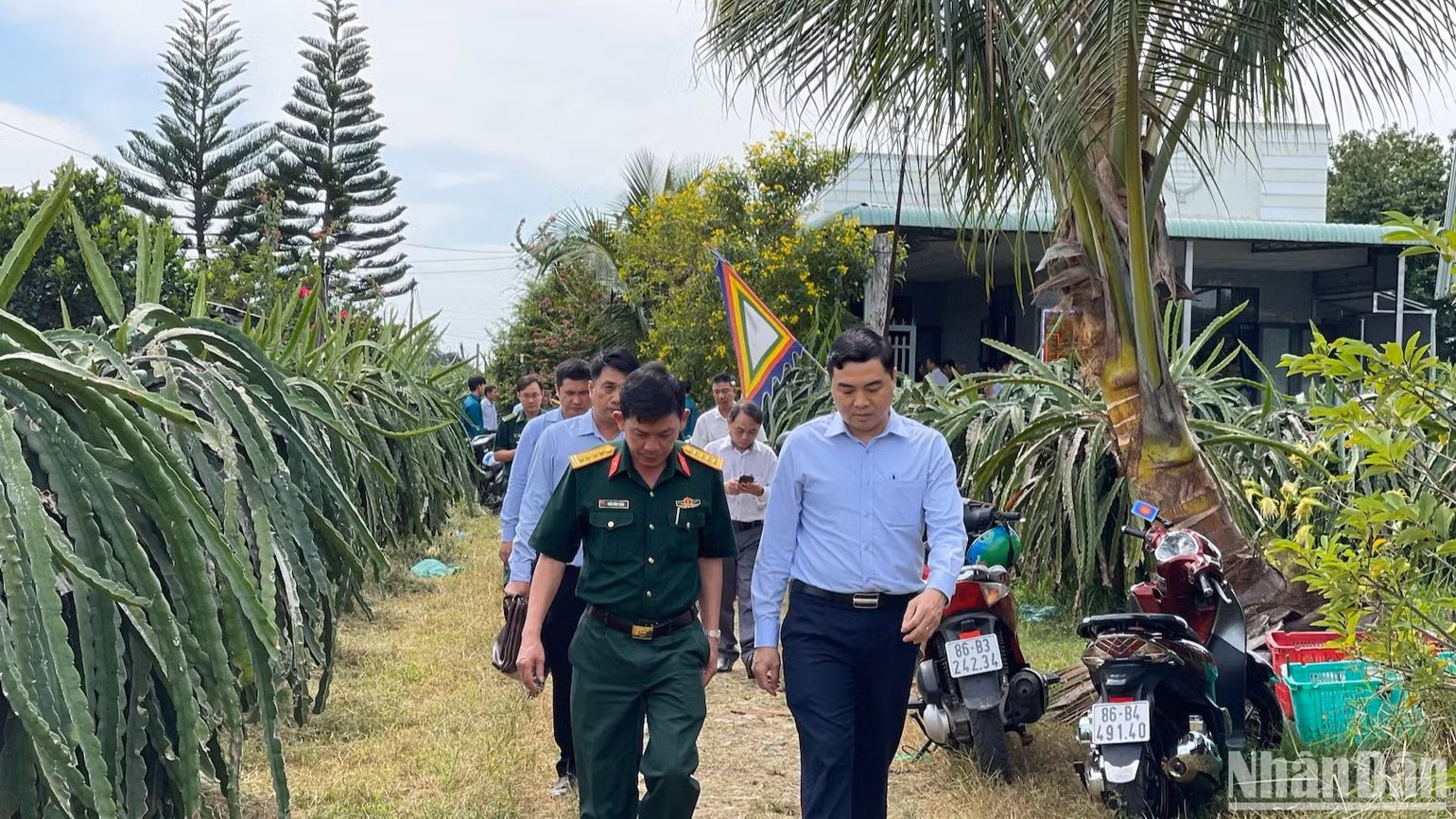 Đoàn thăm hỏi do đồng chí Nguyễn Hoài Anh, Bí thư Tỉnh ủy Bình Thuận làm trưởng đoàn. Đoàn thăm hỏi do đồng chí Nguyễn Hoài Anh, Bí thư Tỉnh ủy Bình Thuận làm trưởng đoàn.