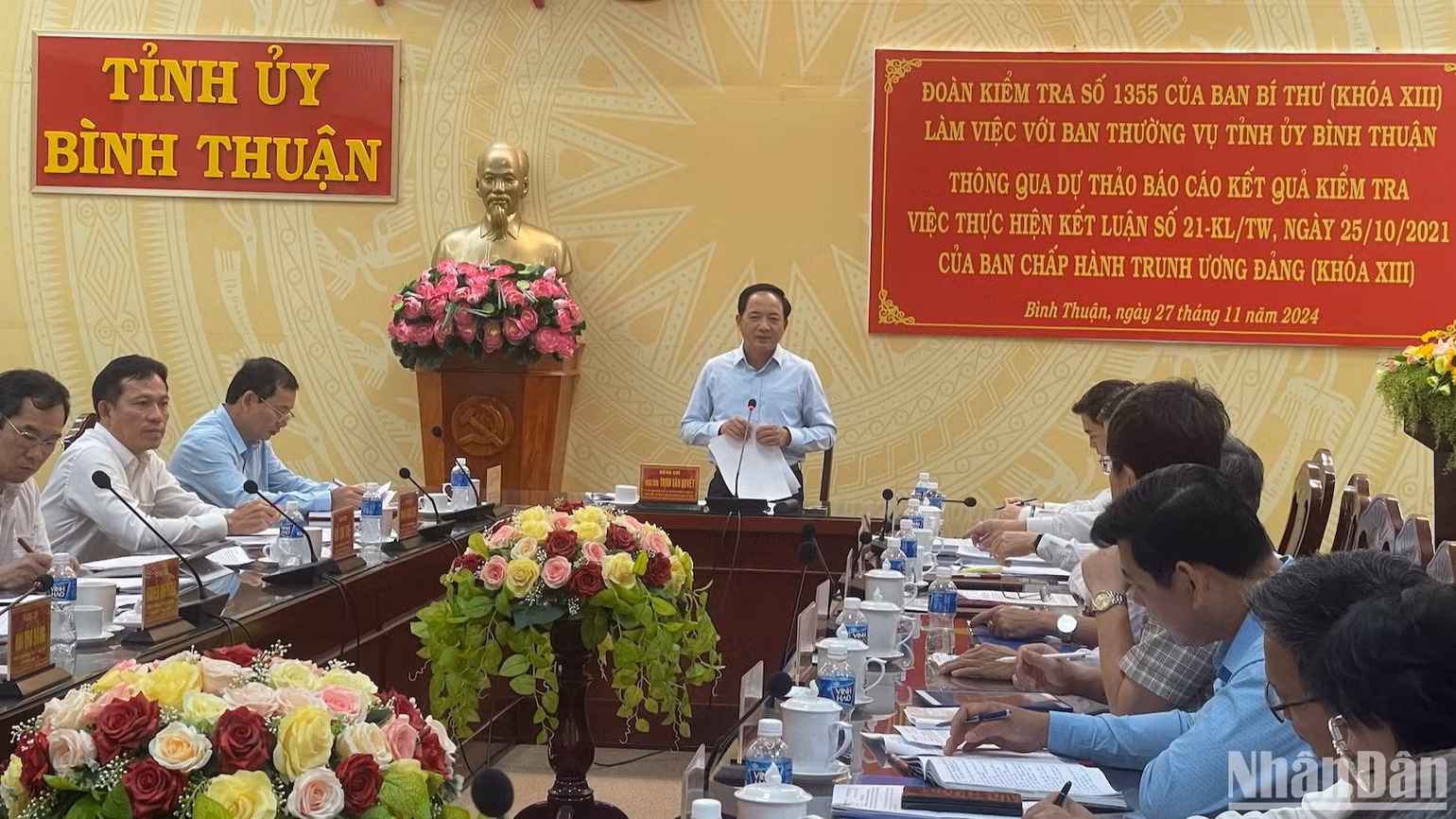 Thượng tướng Trịnh Văn Quyết, Bí thư Trung ương Đảng, Chủ nhiệm Tổng cục Chính trị Quân đội nhân dân Việt Nam kết luận buổi làm việc. Thượng tướng Trịnh Văn Quyết, Bí thư Trung ương Đảng, Chủ nhiệm Tổng cục Chính trị Quân đội nhân dân Việt Nam kết luận buổi làm việc.